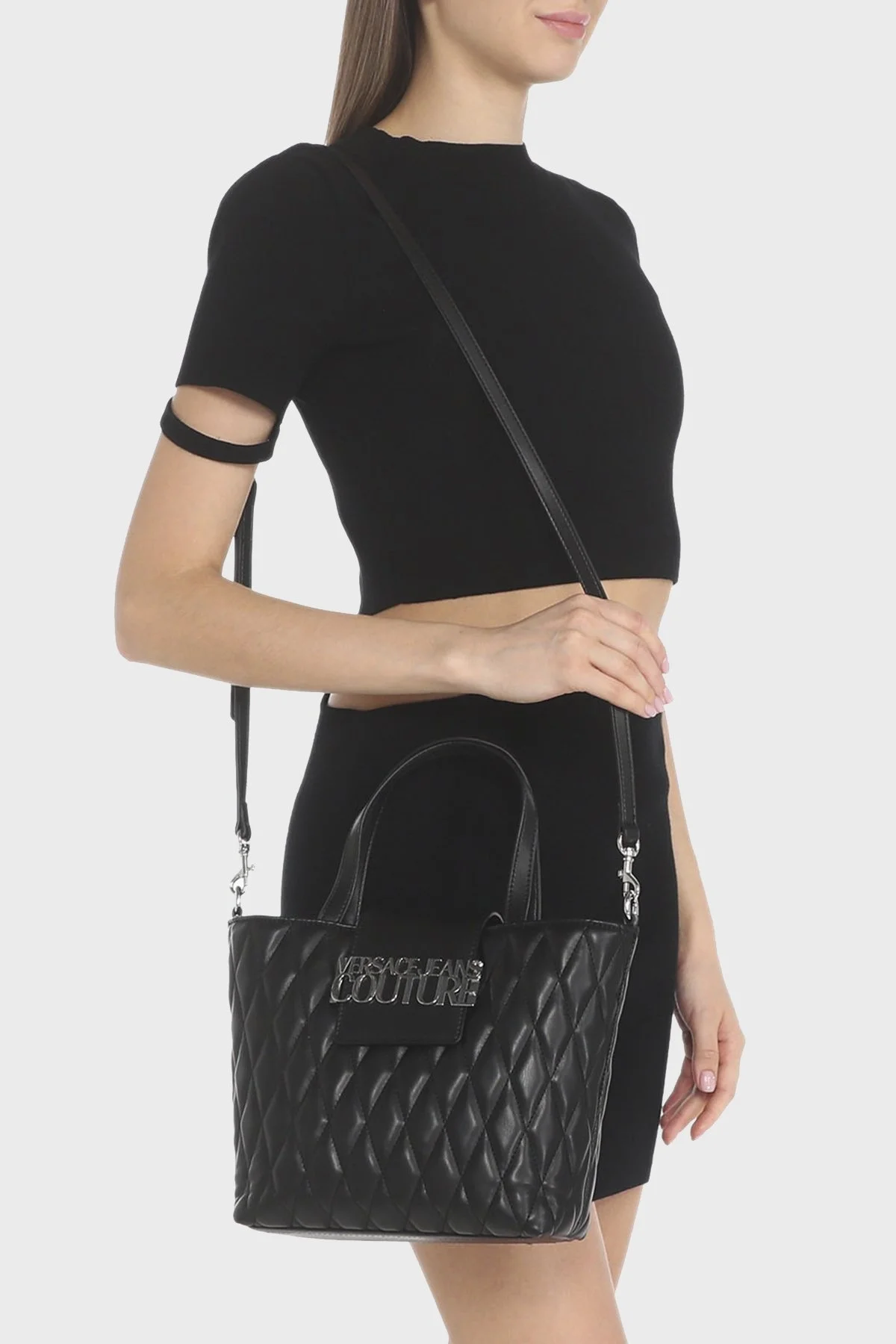 Versace Jeans Couture Logolu Kapitone Bayan Çanta 74VA4BBA ZS409 899 SİYAH - 2