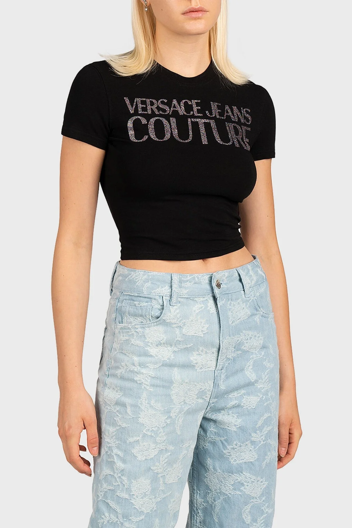 Versace Jeans Couture Logolu Pamuklu Bisiklet Yaka Slim Fit Crop Bayan T Shirt 73HAHT05 CJ03T 899 SİYAH - 1