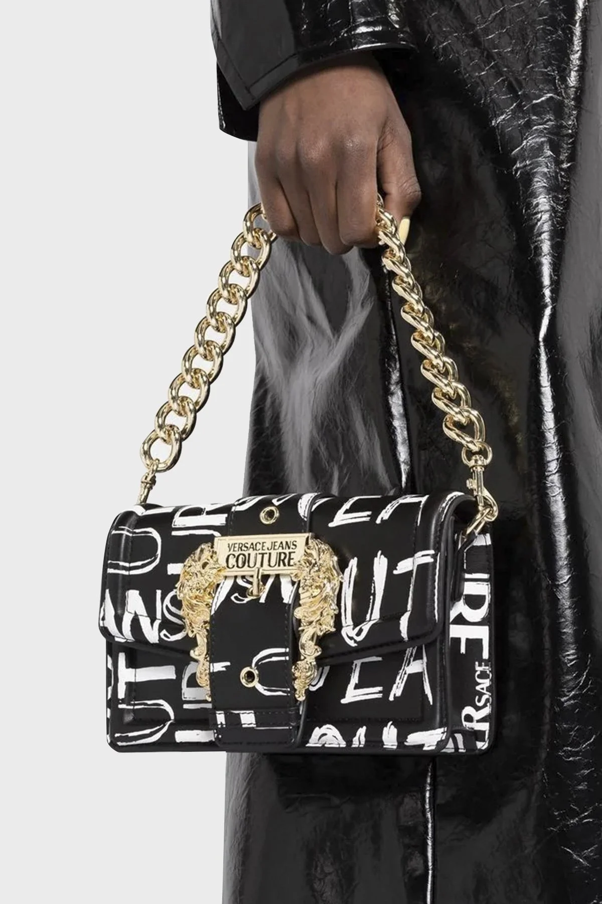 Versace Jeans Couture Logolu Zincir Askılı Bayan Çanta 74VA4BFC ZS610 L01 SİYAH-BEYAZ - 3