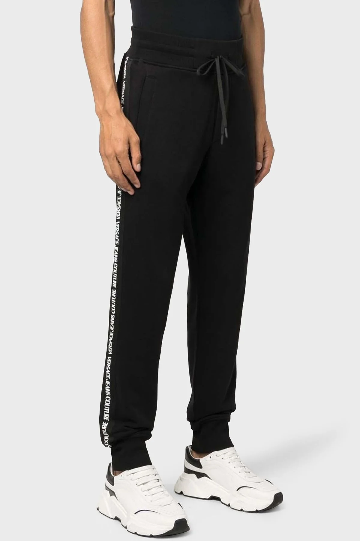 Versace Jeans Couture Pamuklu Jogger Spor Erkek Pantolon 75GAAF11 CF03F 899 SİYAH - 1