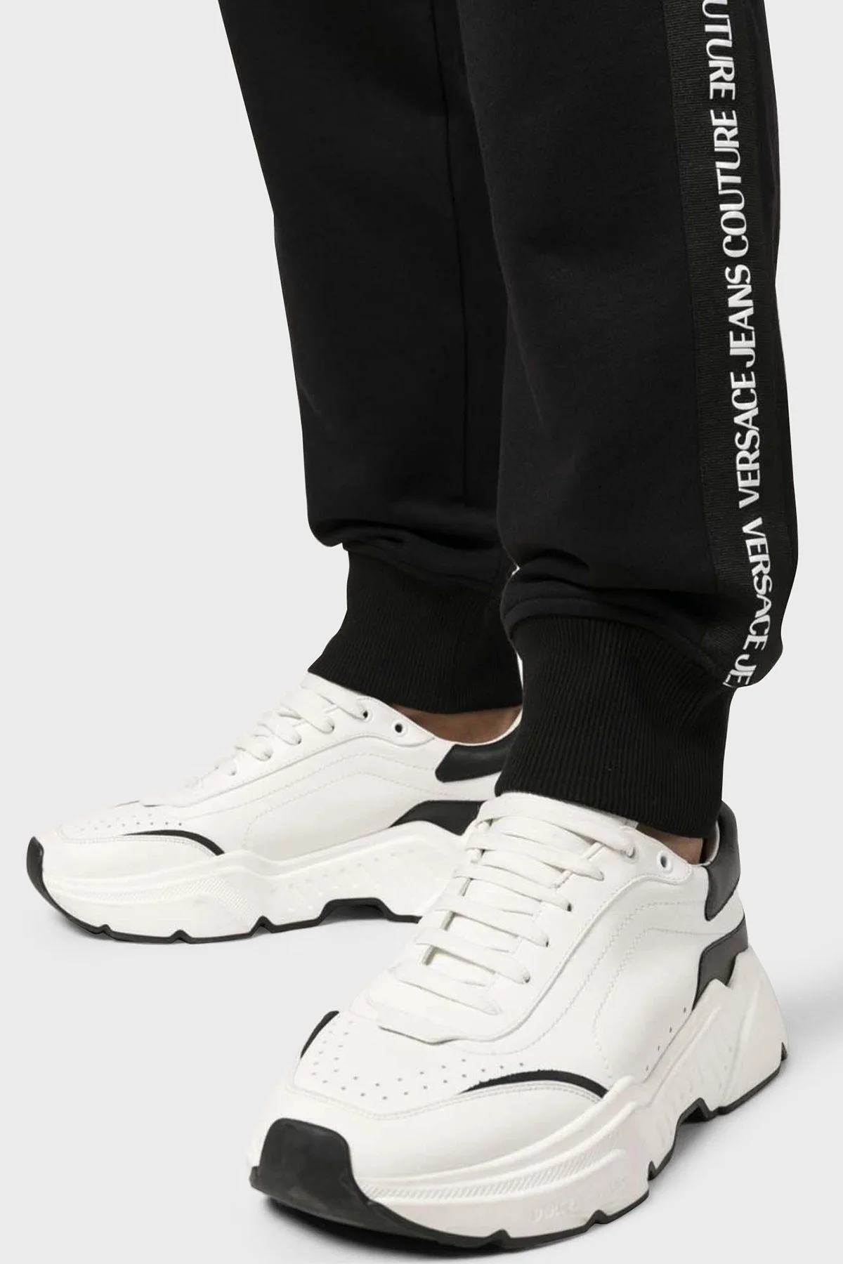 Versace Jeans Couture Pamuklu Jogger Spor Erkek Pantolon 75GAAF11 CF03F 899 SİYAH - 3