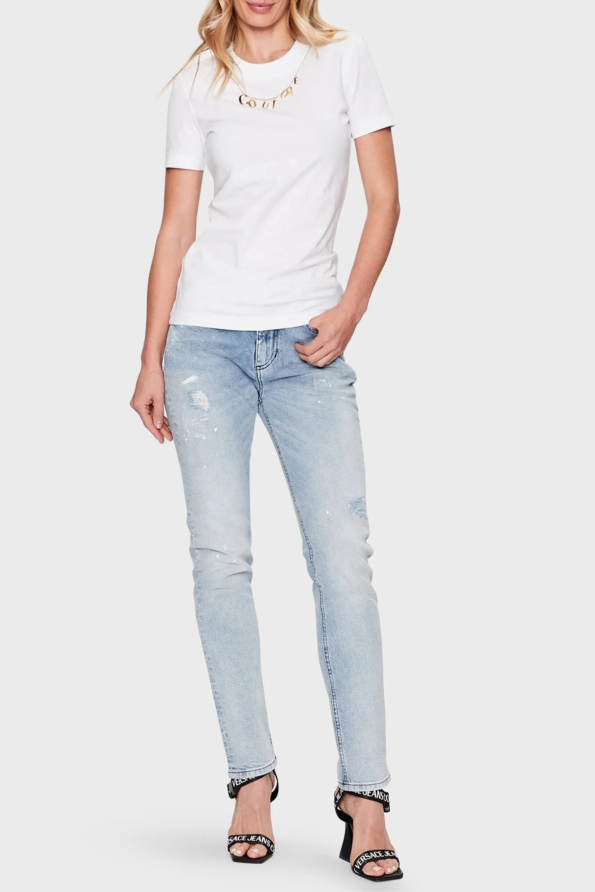 Versace Jeans Couture Pamuklu Logolu Zincir Kolyeli Regular Fit Bayan T Shirt 74HAHE05 CJ02E 003 BEYAZ - 3