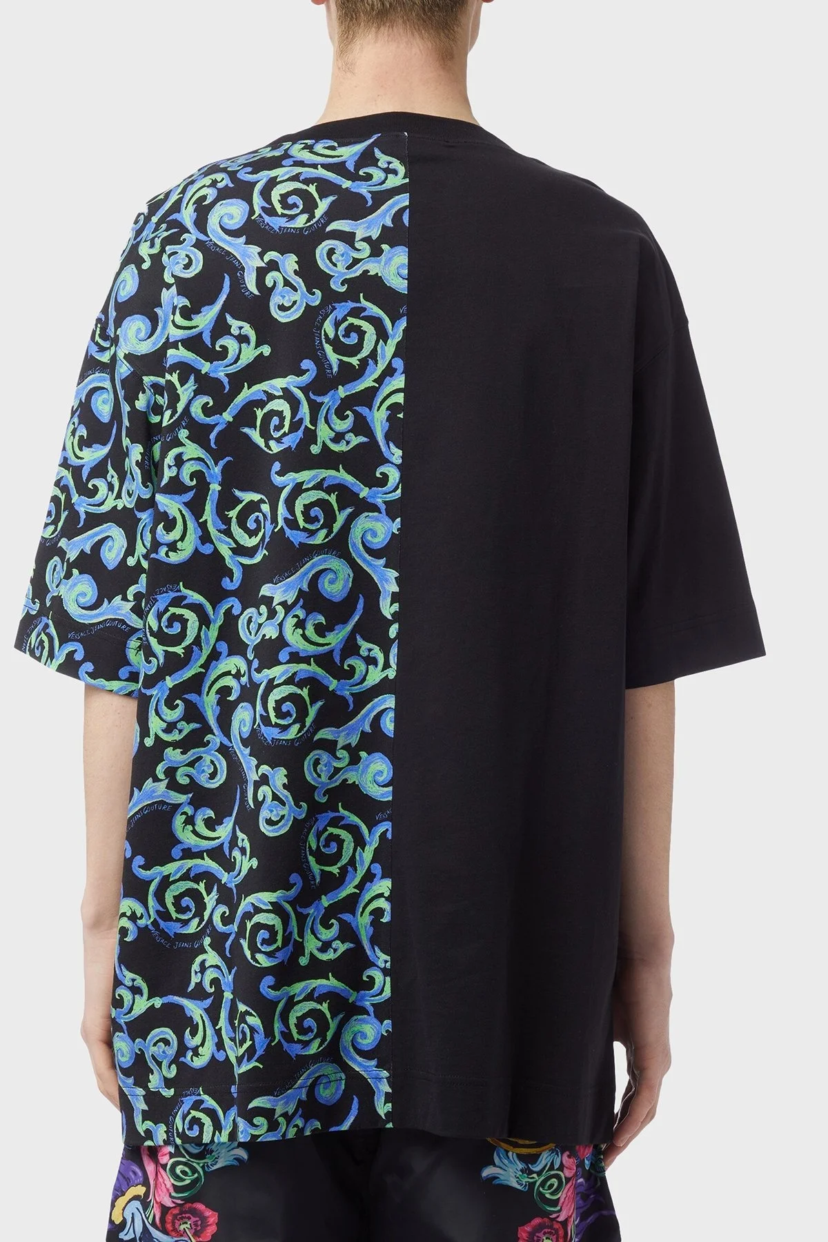 Versace Jeans Couture Pamuklu Oversize Bisiklet Yaka Erkek T Shirt 74GAHE06 CJ00E 899 SİYAH - 7