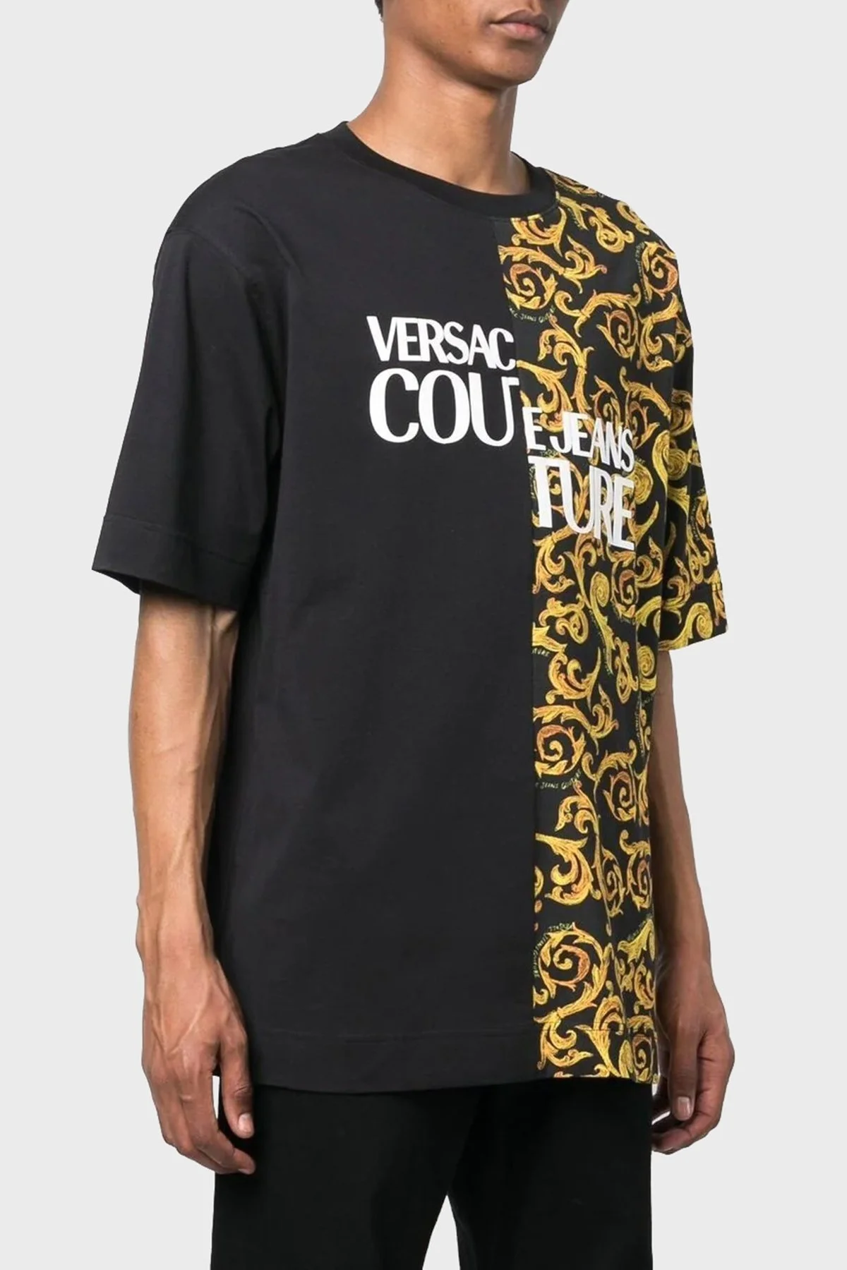 Versace Jeans Couture Pamuklu Oversize Bisiklet Yaka Erkek T Shirt 74GAHE06 CJ00E G89 SİYAH-GOLD - 1