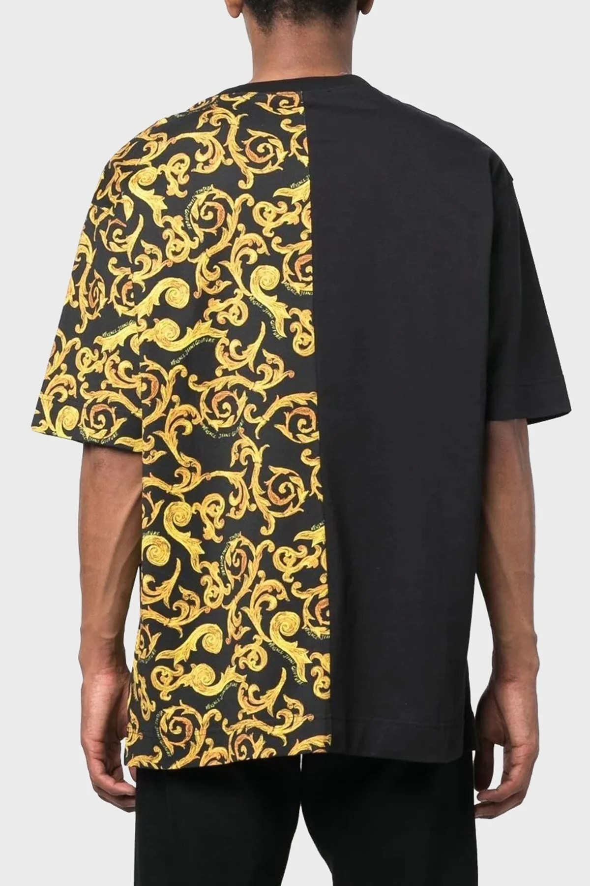 Versace Jeans Couture Pamuklu Oversize Bisiklet Yaka Erkek T Shirt 74GAHE06 CJ00E G89 SİYAH-GOLD - 2