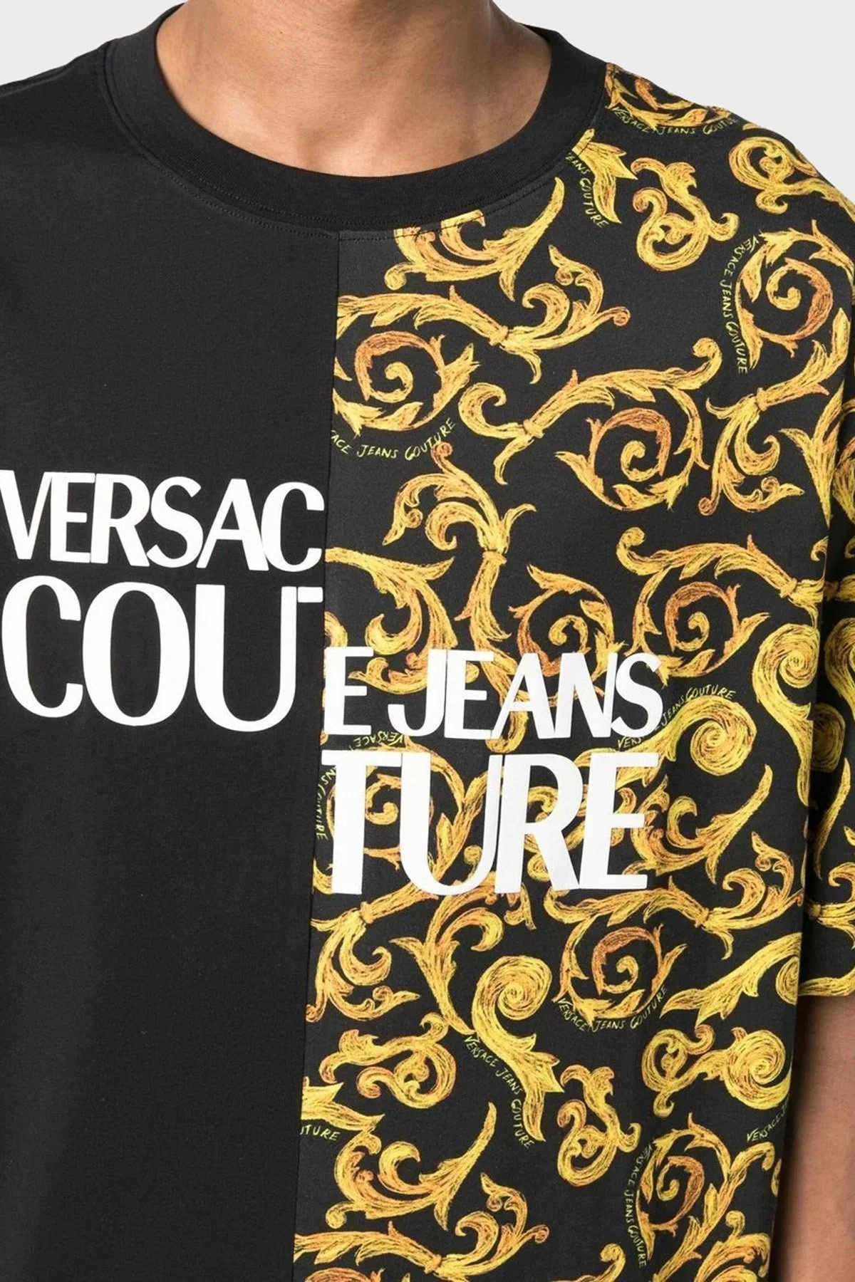 Versace Jeans Couture Pamuklu Oversize Bisiklet Yaka Erkek T Shirt 74GAHE06 CJ00E G89 SİYAH-GOLD - 4