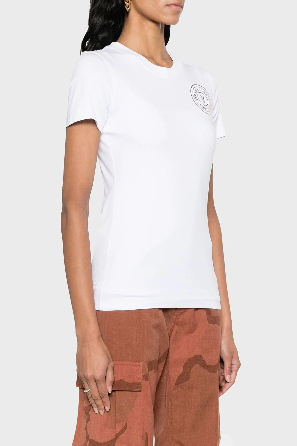 Versace Jeans Couture Pamuklu Regular Fit Bisiklet Yaka Bayan T Shirt 76HAHT02 CJ03T G03 BEYAZ - 1