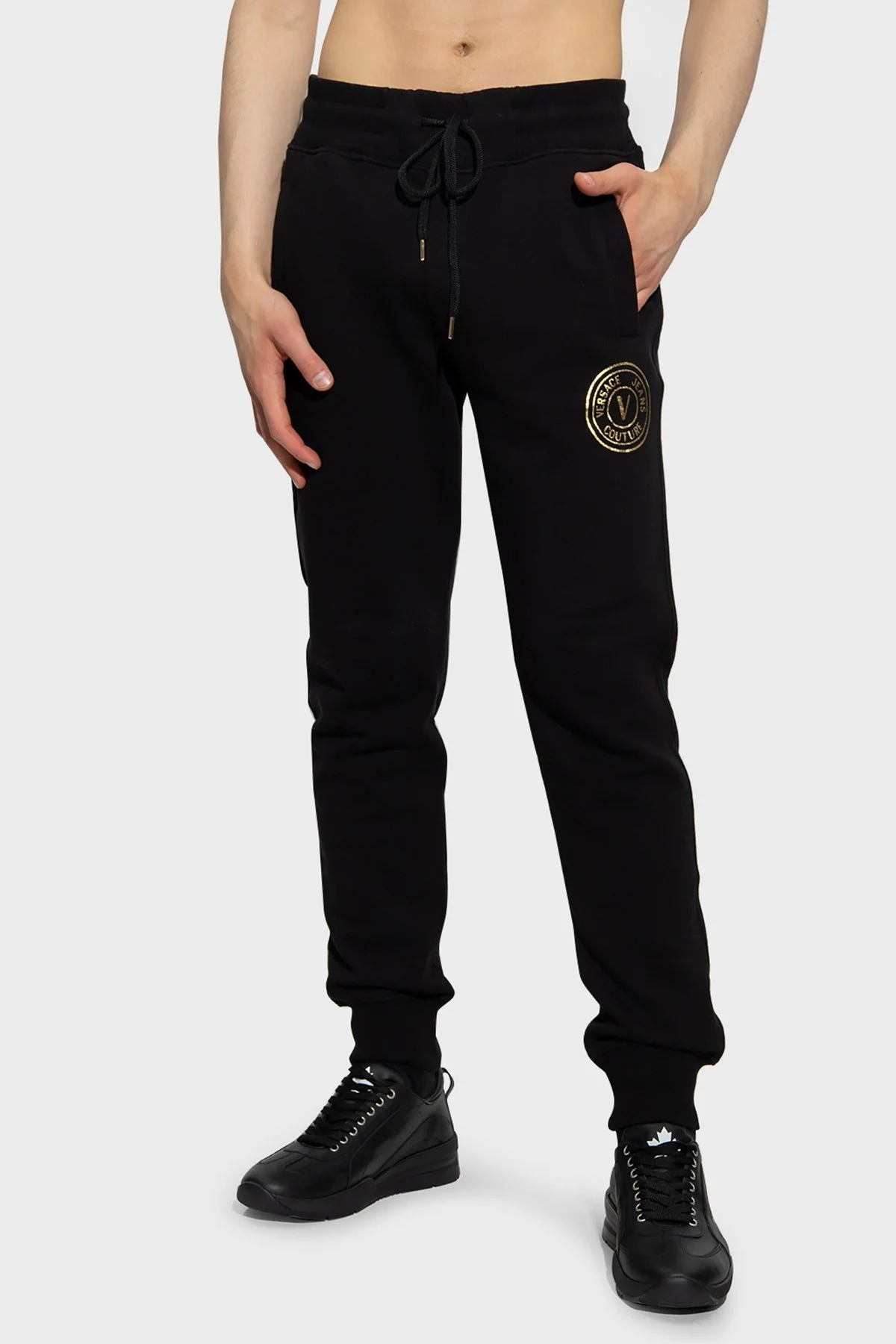 Versace Jeans Couture Pamuklu Regular Fit Cepli Jogger Spor Erkek Pantolon 73GAAT06 CF00T G89 SİYAH - 1
