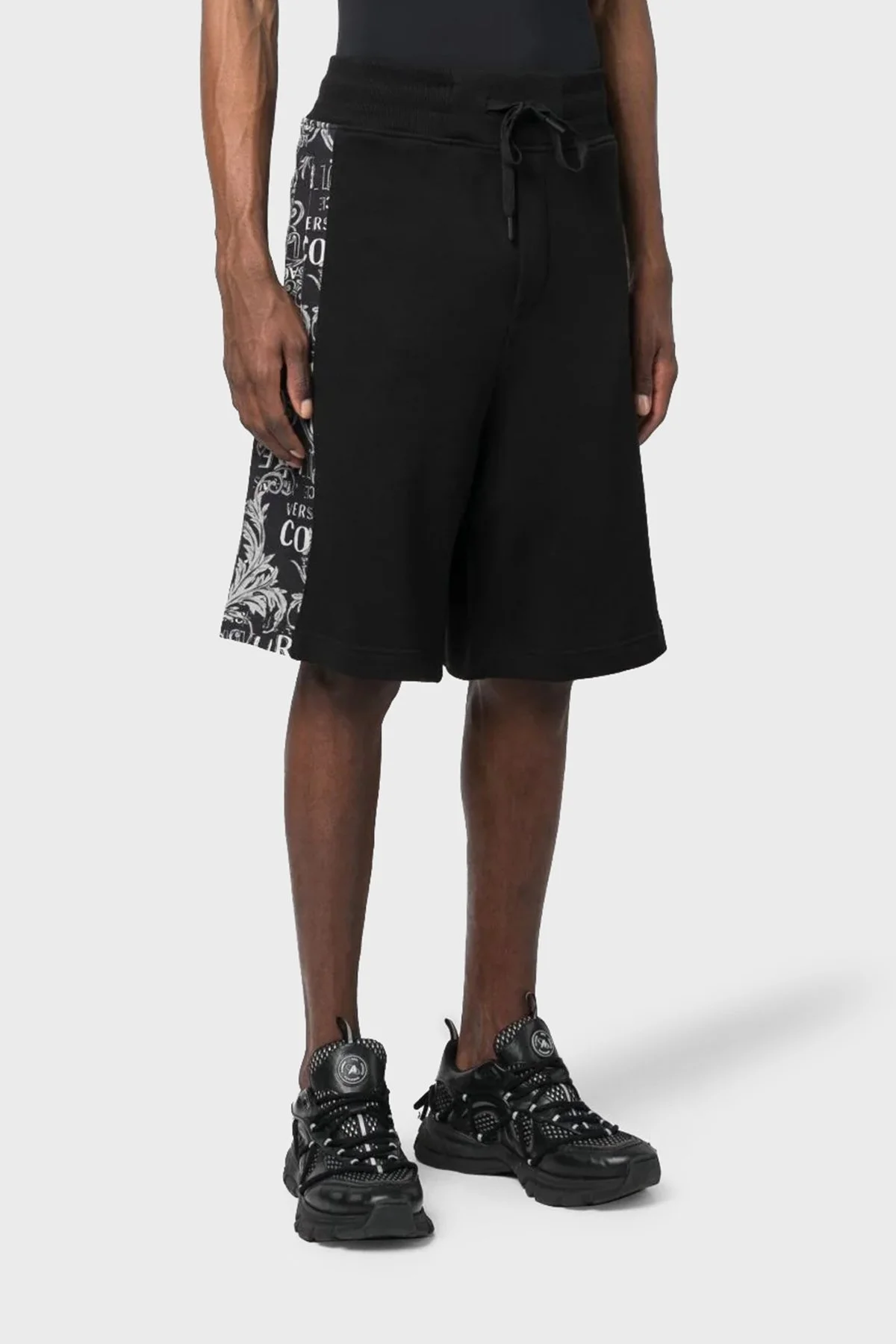 Versace Jeans Couture Pamuklu Regular Fit Erkek Short 74GAD3C0 FS063 899 SİYAH - 2