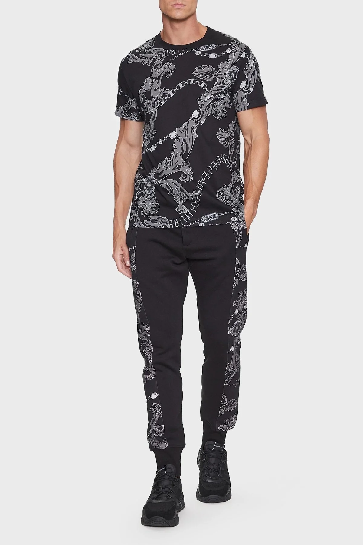 Versace Jeans Couture Pamuklu Regular Fit Erkek T Shirt 75GAH6S0 JS218 899 SİYAH - 3