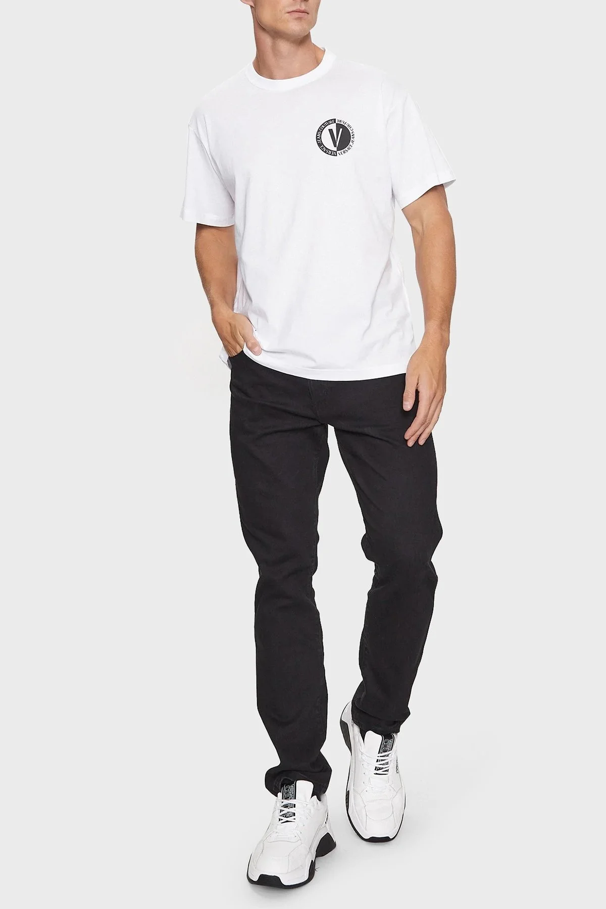 Versace Jeans Couture Pamuklu Regular Fit Erkek T Shirt 75GAHG07 CJ00G 003 BEYAZ - 3