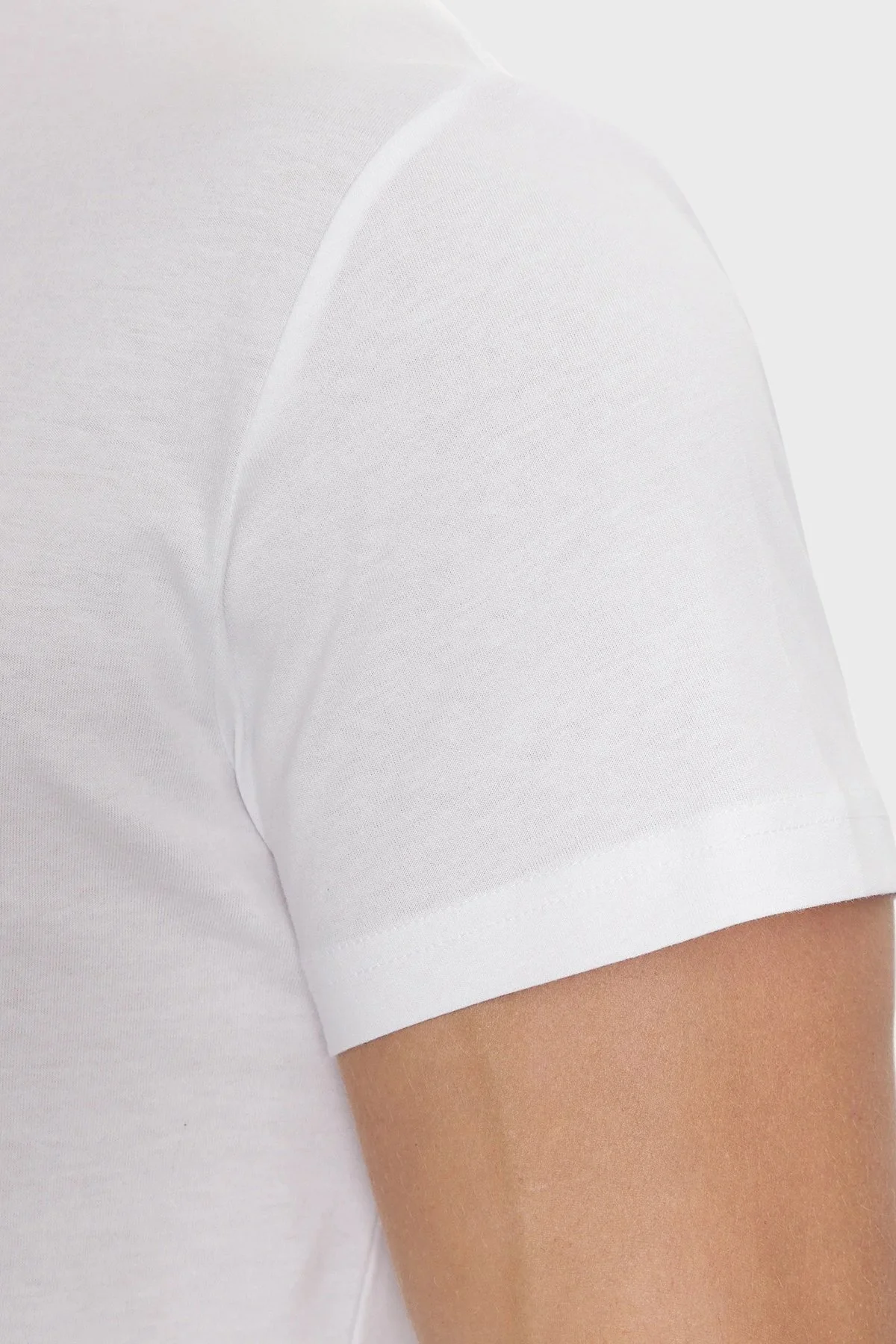 Versace Jeans Couture Pamuklu Regular Fit Erkek T Shirt 75GAHT06 CJ00T G03 BEYAZ - 5