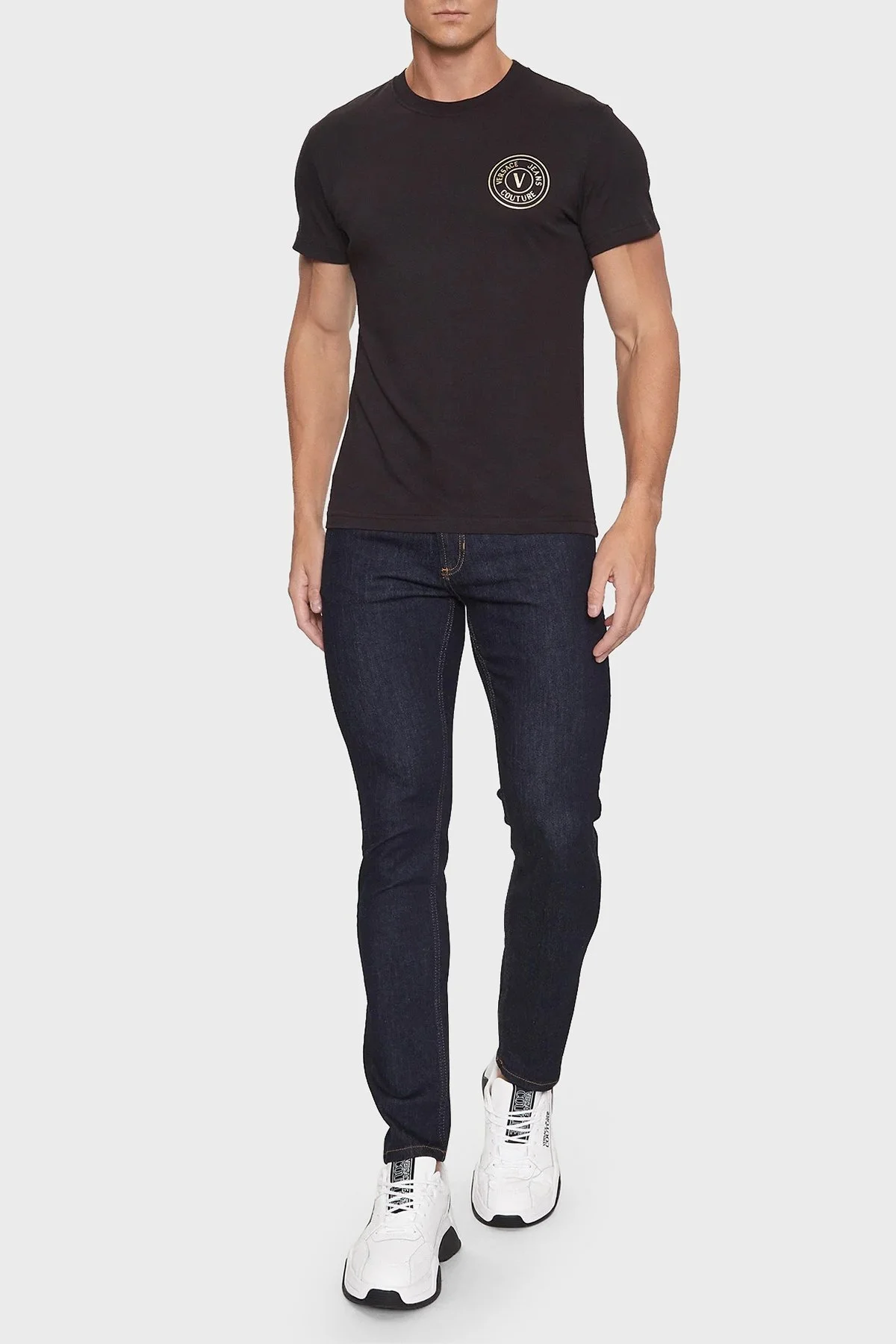 Versace Jeans Couture Pamuklu Regular Fit Erkek T Shirt 75GAHT06 CJ00T G89 SİYAH - 3