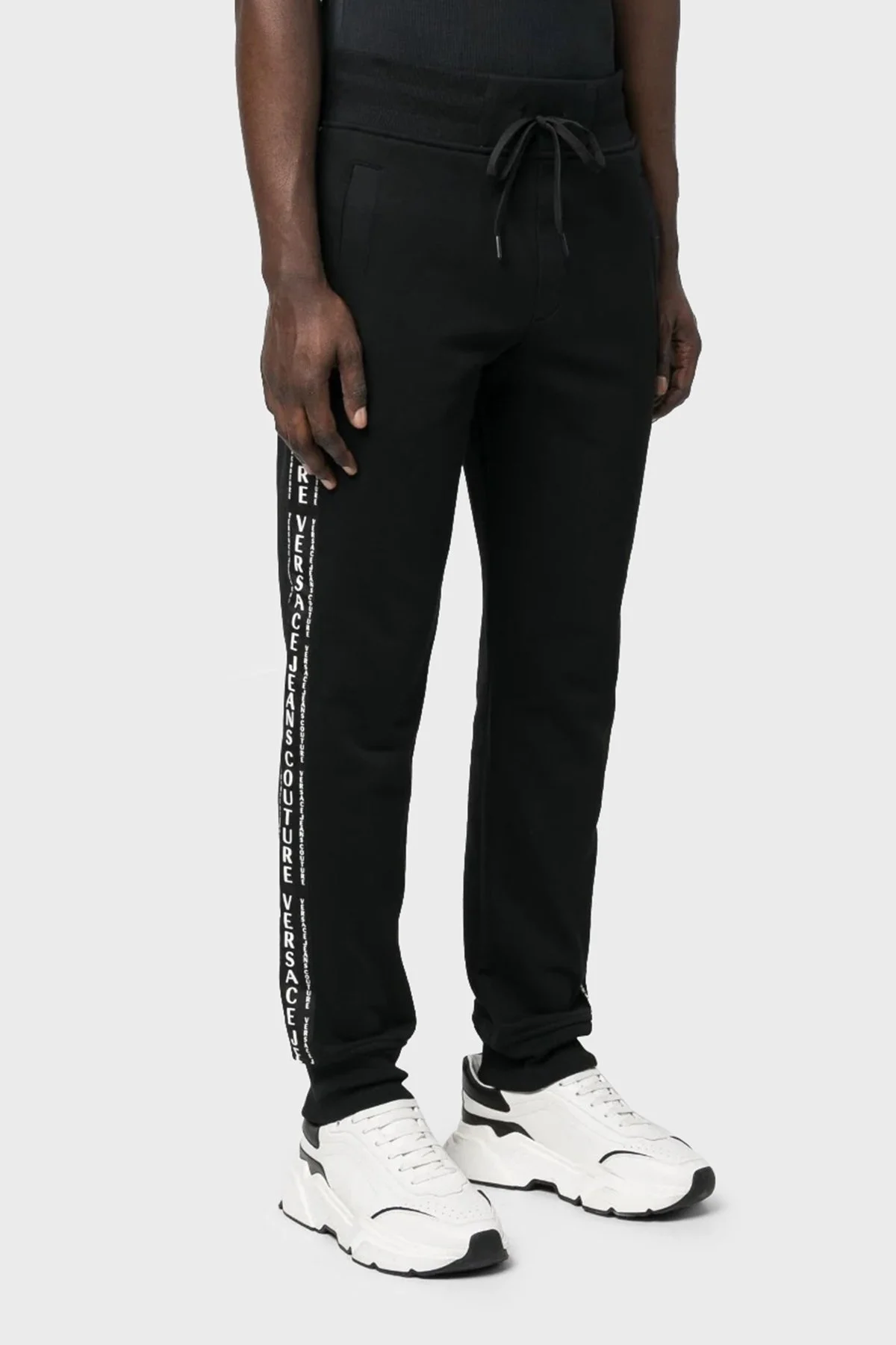 Versace Jeans Couture Pamuklu Regular Fit Jogger Erkek Pantolon 74GAAY03 CF00Y 899 SİYAH - 2