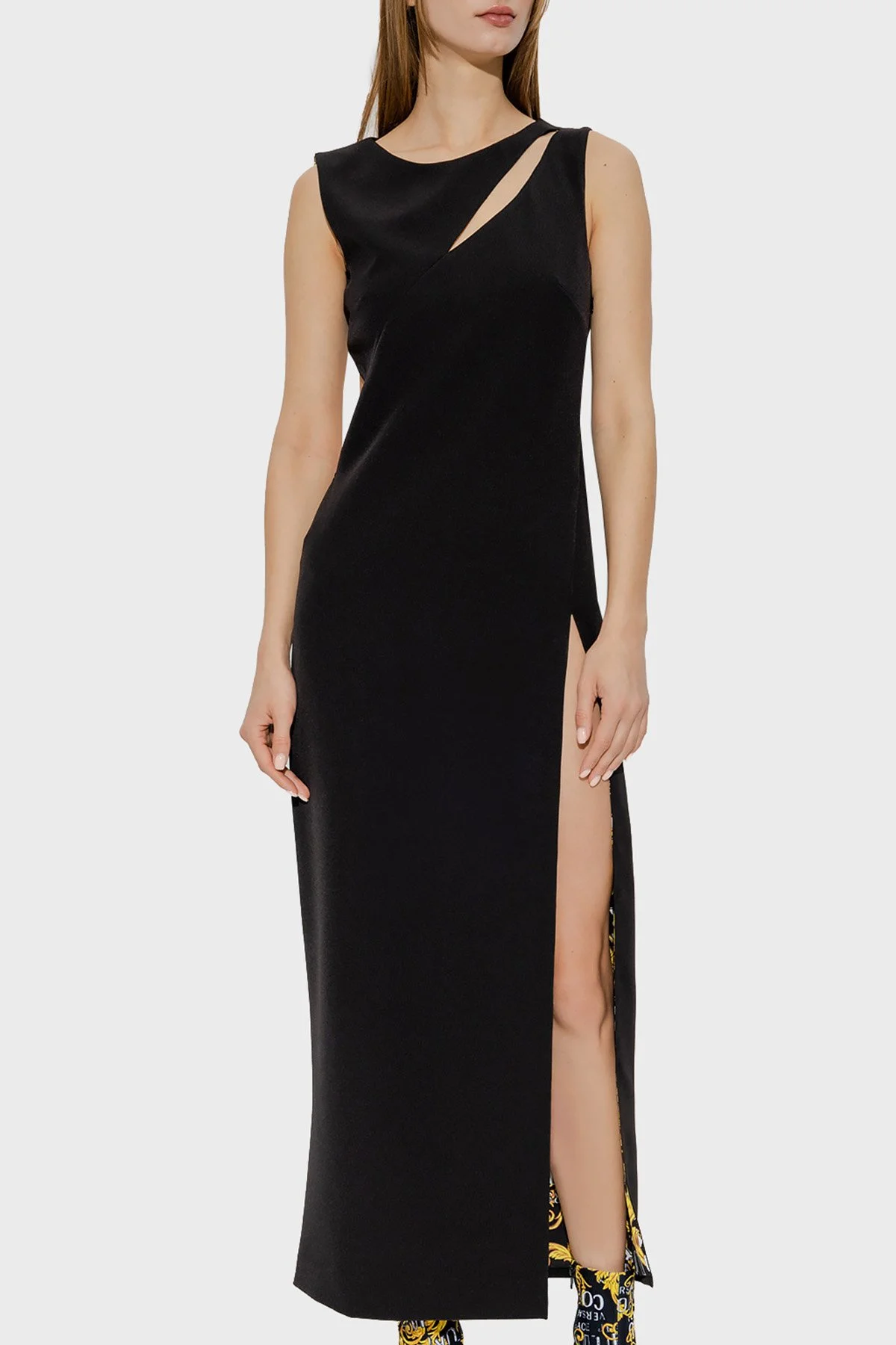 Versace Jeans Couture Yırtmaçlı Sırt Dekolteli Regular Fit Midi Kadın Elbise 74HAO937 N0103 899 SİYAH - 1