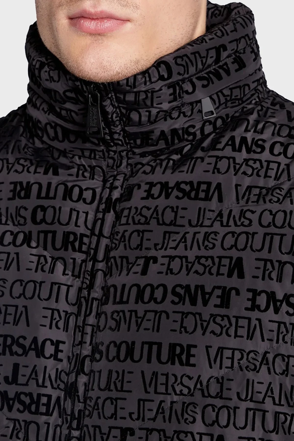 Versace Jeans Couture Logolu Relaxed Fit Kuş Tüyü Dolgulu Şişme Erkek Mont 73GAU4D3 CQS44 899 SİYAH - 4