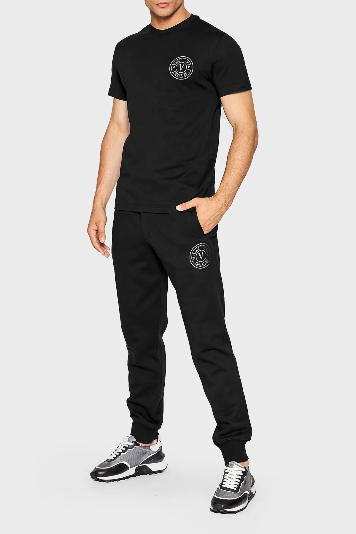 Versace Pamuklu Regular Fit Cepli Jogger Spor Erkek Pantolon 73GAAT06 CF00T C89 SİYAH - 1
