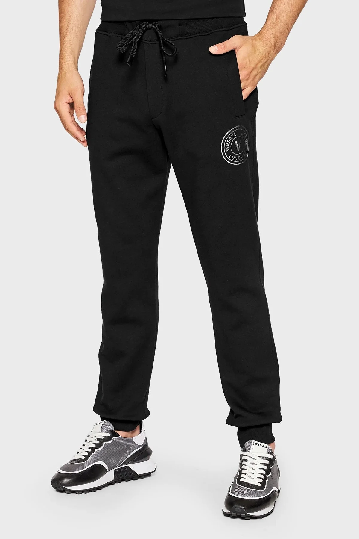 Versace Pamuklu Regular Fit Cepli Jogger Spor Erkek Pantolon 73GAAT06 CF00T C89 SİYAH - 2