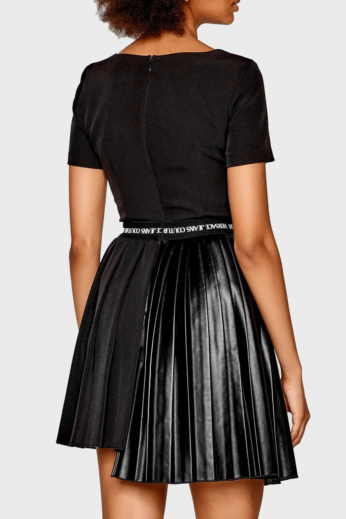 Versace Regular Fit Asimetrik Piliseli Streç Mini Bayan Elbise 73HAO925 N0103 899 SİYAH - 3