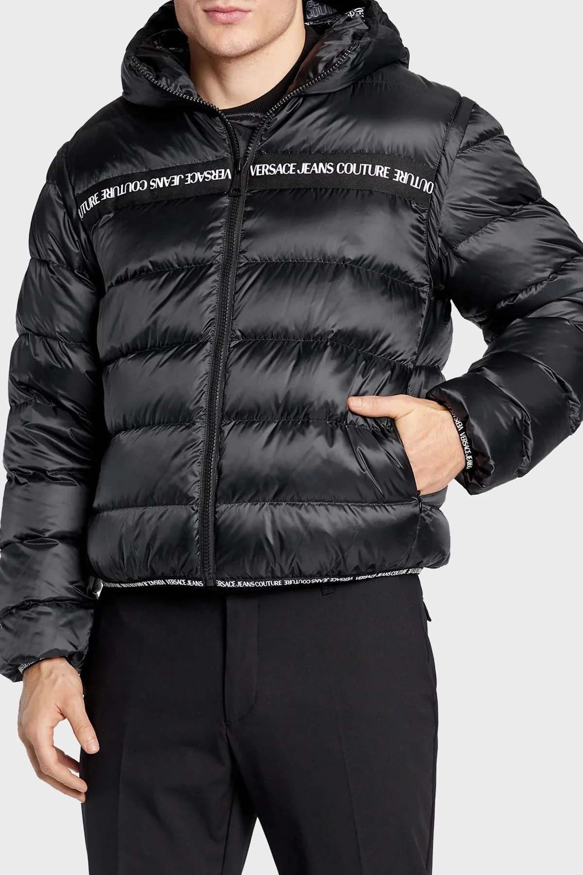 Versace Relaxed Fit Kuş Tüyü Dolgulu Kapüşonlu Şişme Erkek Mont 73GAU403 CQN6D 899 SİYAH - 1