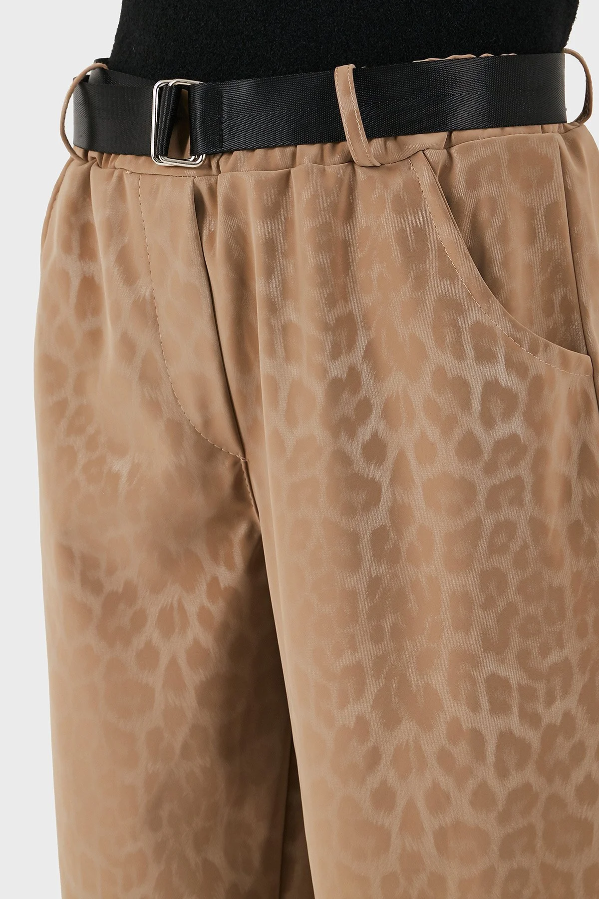 Via Dante Leopar Desenli Kemer Detaylı Relaxed Fit Yüksek Bel Bayan Pantolon 6888600 BEJ - 6