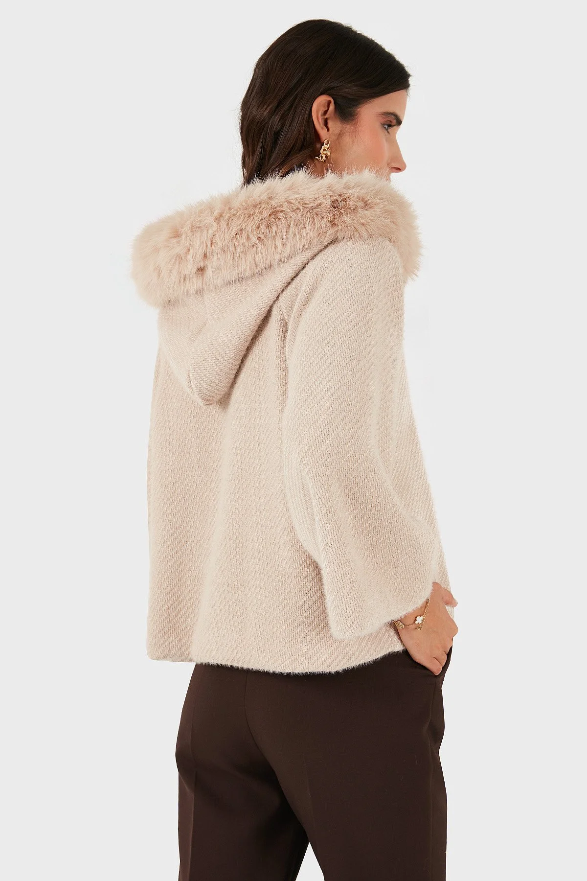 Via Dante Oversize Yumuşak Tüylü Kapüşon Truvakar Kollu Bayan Mont 690920 BEJ - 3