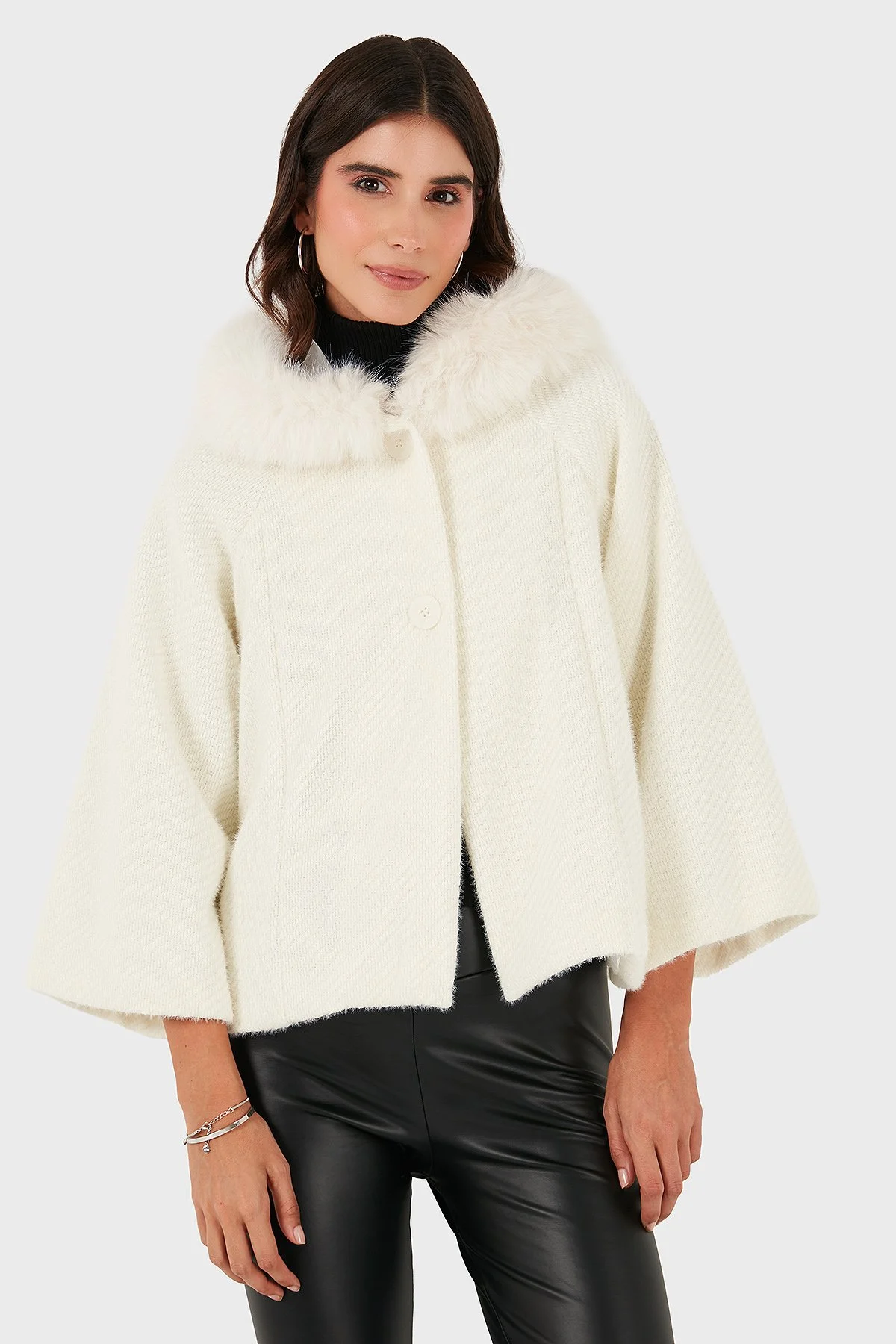 Via Dante Oversize Yumuşak Tüylü Kapüşon Truvakar Kollu Bayan Mont 690920 EKRU - 4