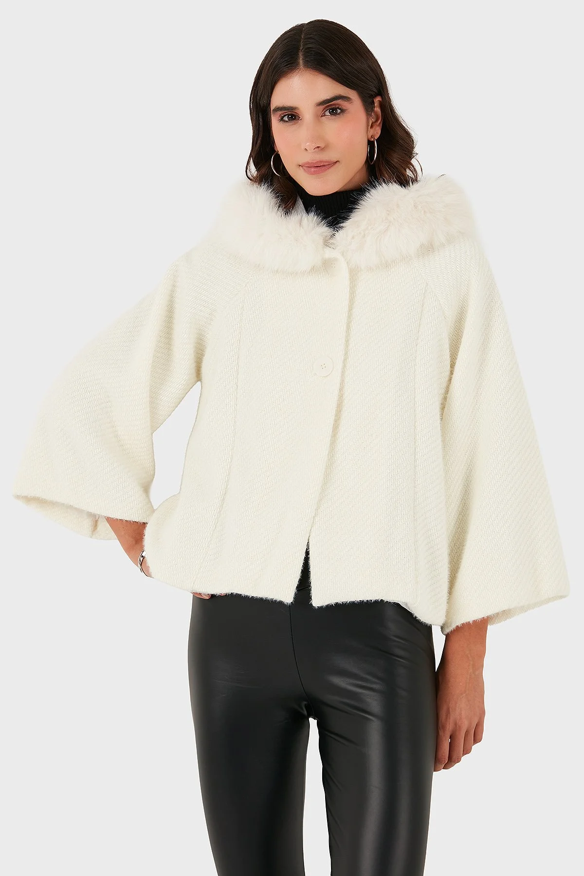 Via Dante Oversize Yumuşak Tüylü Kapüşon Truvakar Kollu Bayan Mont 690920 EKRU - 6