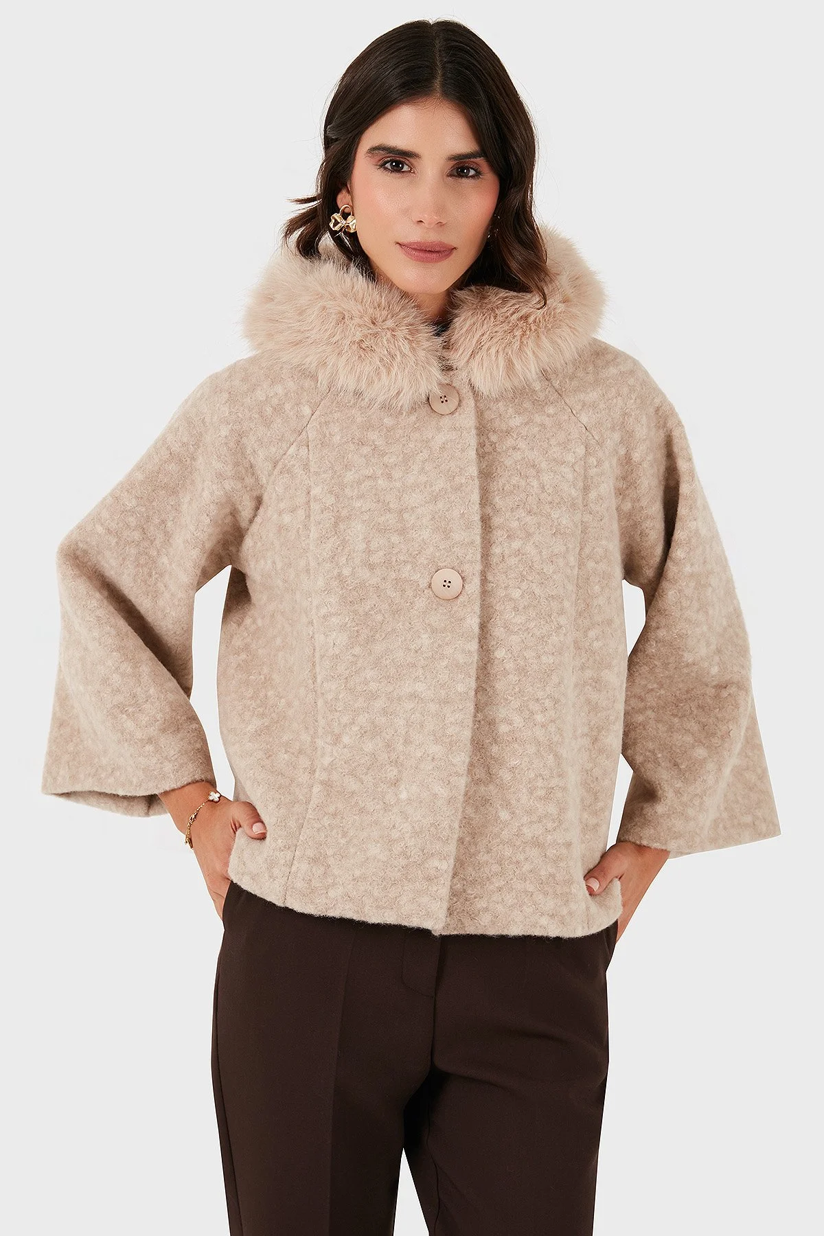 Via Dante Oversize Yumuşak Tüylü Kapüşonlu Truvakar Kol Astarlı Bayan Mont 690919 BEJ - 5