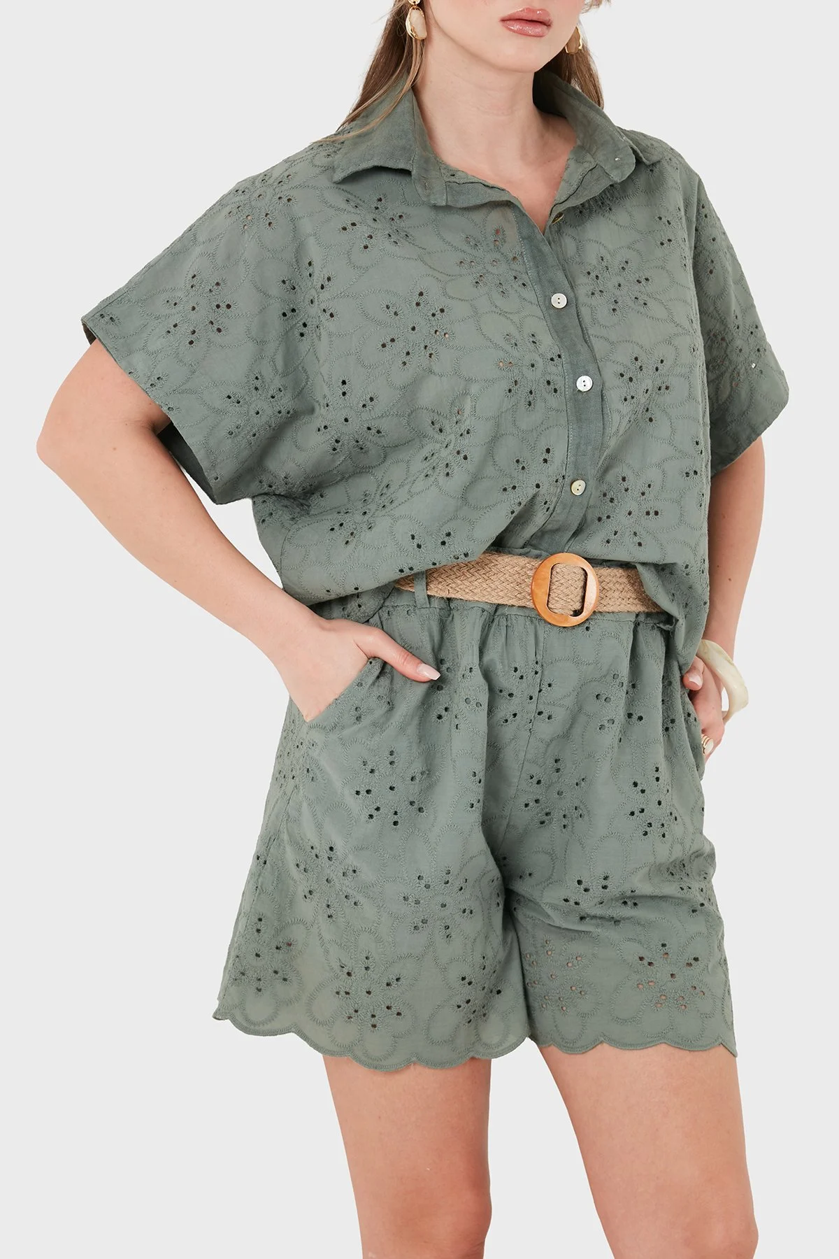 Via Dante Pamuklu Relaxed Fit Kemerli Brode İşlemeli Kadın Şort 2502 HAKİ - 5