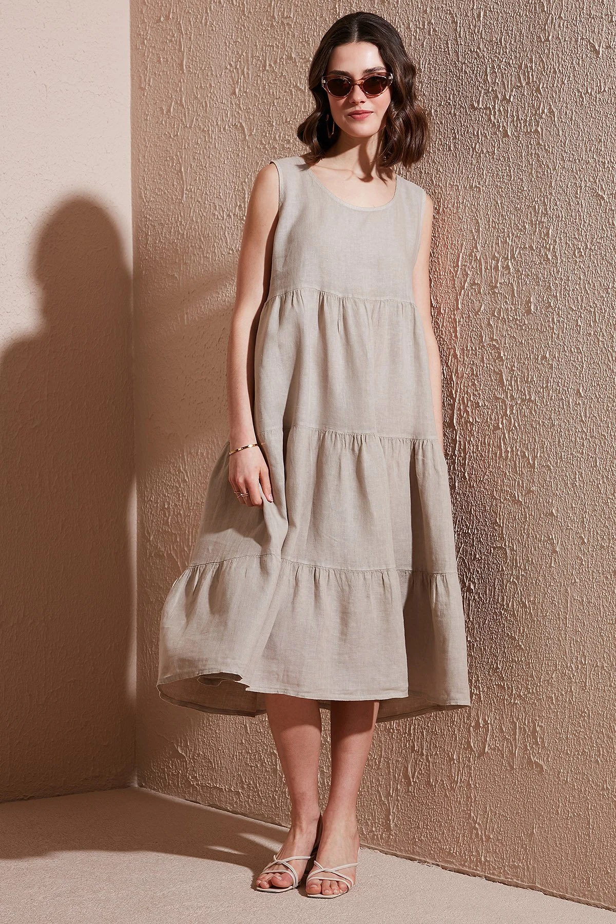 Via Dante Regular Fit Bisiklet Yaka Volanlı Midi Keten Bayan Elbise 7202687 TAŞ - 1