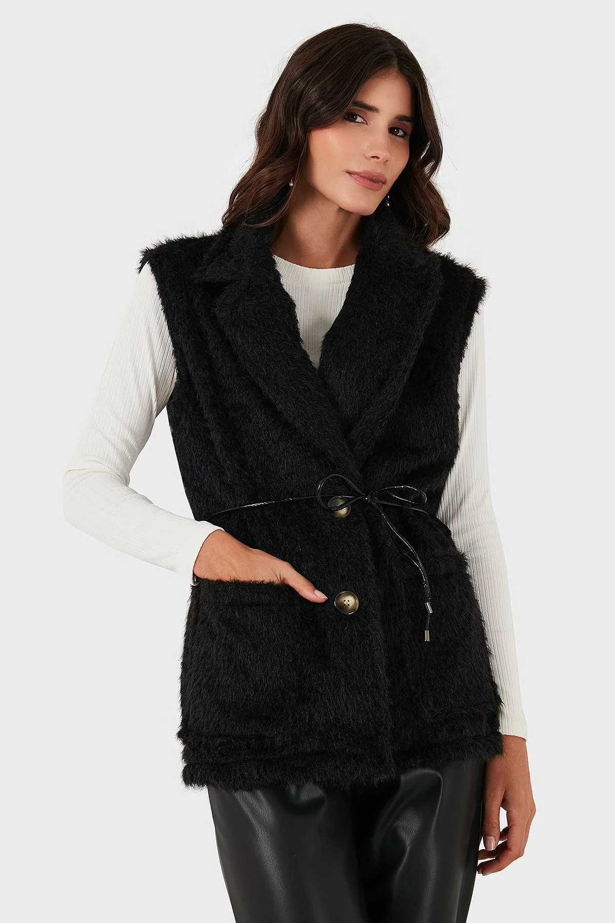 Via Dante Regular Fit Kruvaze Yaka Bağlama Detaylı Kürk Bayan Yelek 68821807 SİYAH - 1