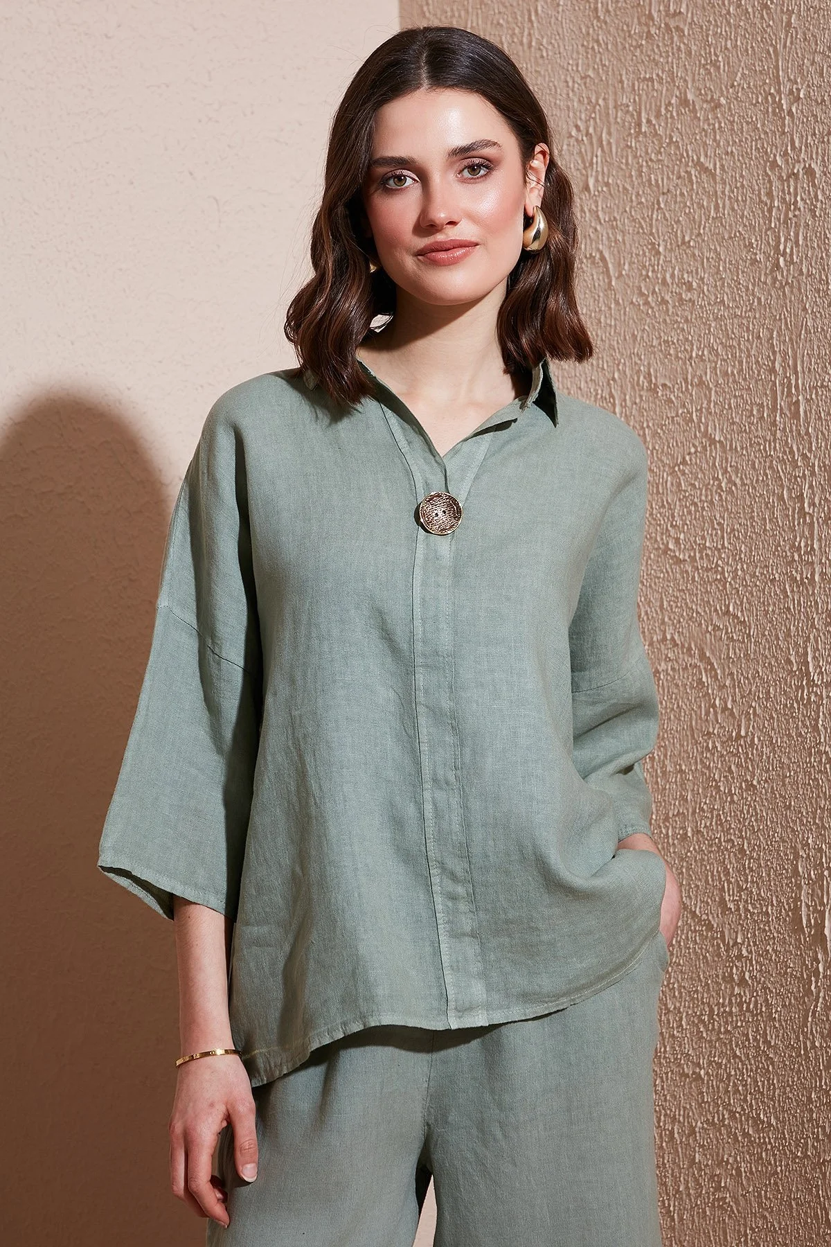 Via Dante Regular Fit Truvakar Kol Düğme Detaylı Keten Bayan Gömlek 6617544 HAKİ - 7