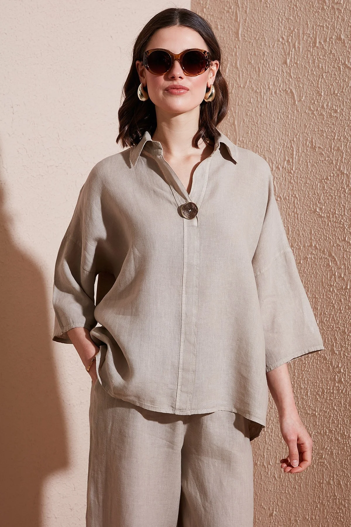 Via Dante Regular Fit Truvakar Kol Düğme Detaylı Keten Bayan Gömlek 6617687 TAŞ - 2