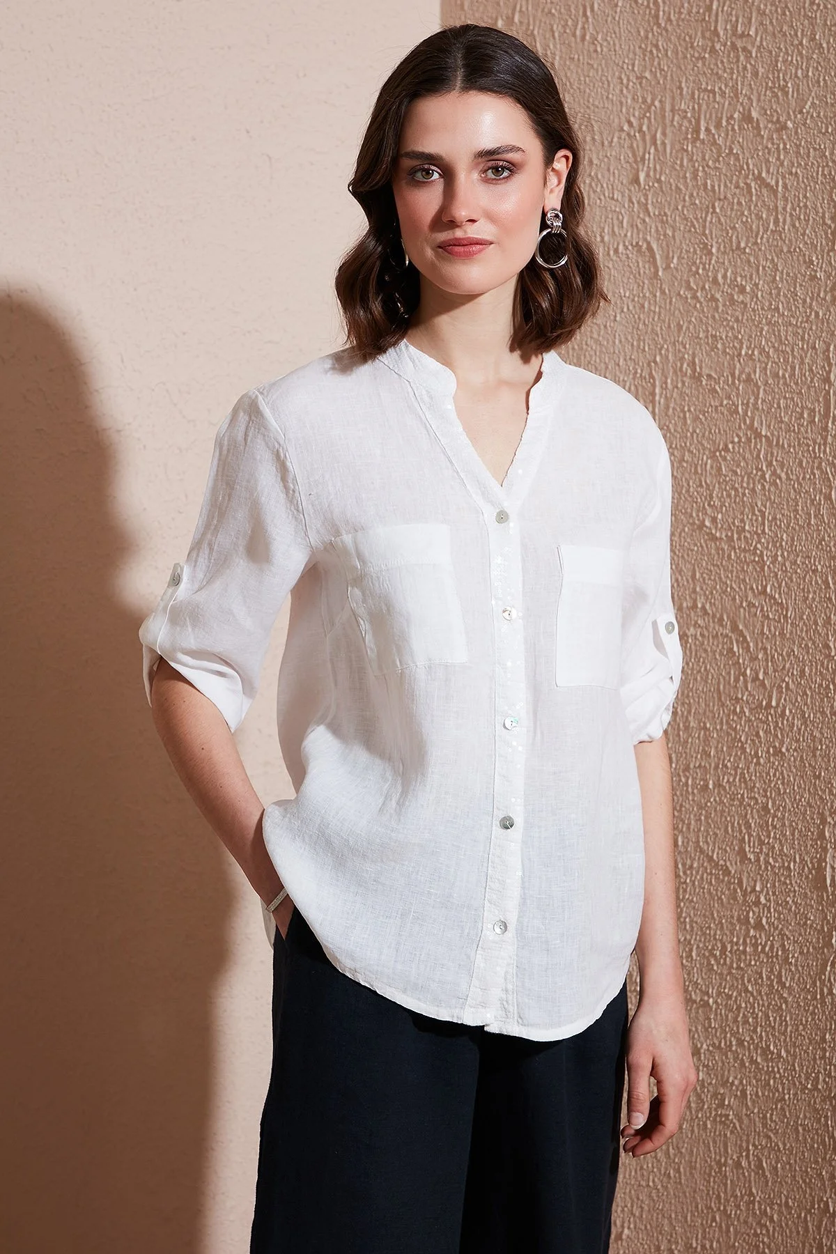 Via Dante Regular Fit V Yaka Arkası Dantel Detaylı Keten Bayan Gömlek 6665714 EKRU - 2