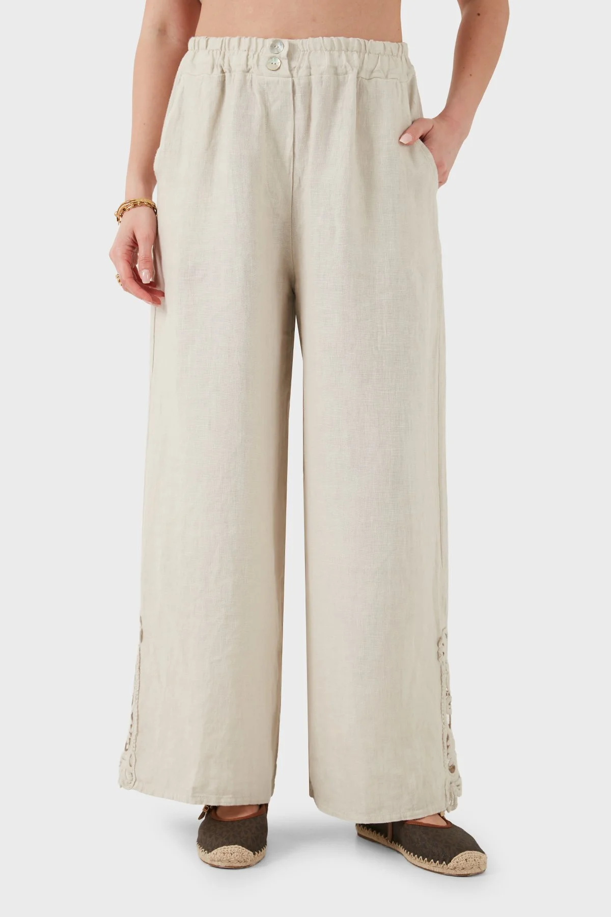 Via Dante Relaxed Fit Güpür Detaylı Bol Paça Keten Kadın Pantolon 699E10941 TAŞ - 2