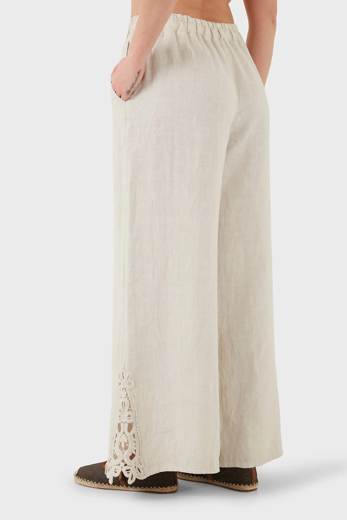 Via Dante Relaxed Fit Güpür Detaylı Bol Paça Keten Kadın Pantolon 699E10941 TAŞ - 3