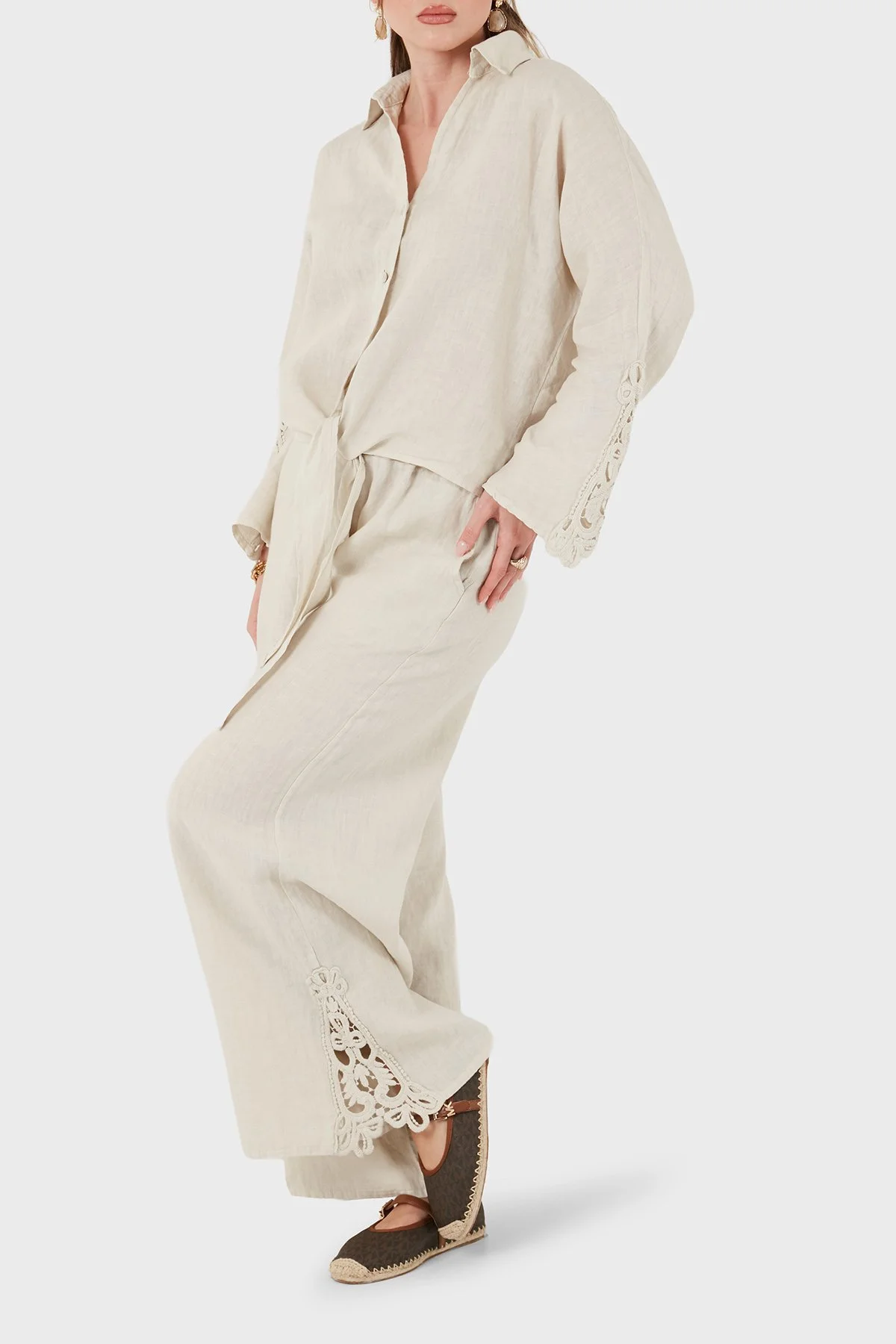 Via Dante Relaxed Fit Güpür Detaylı Bol Paça Keten Kadın Pantolon 699E10941 TAŞ - 4