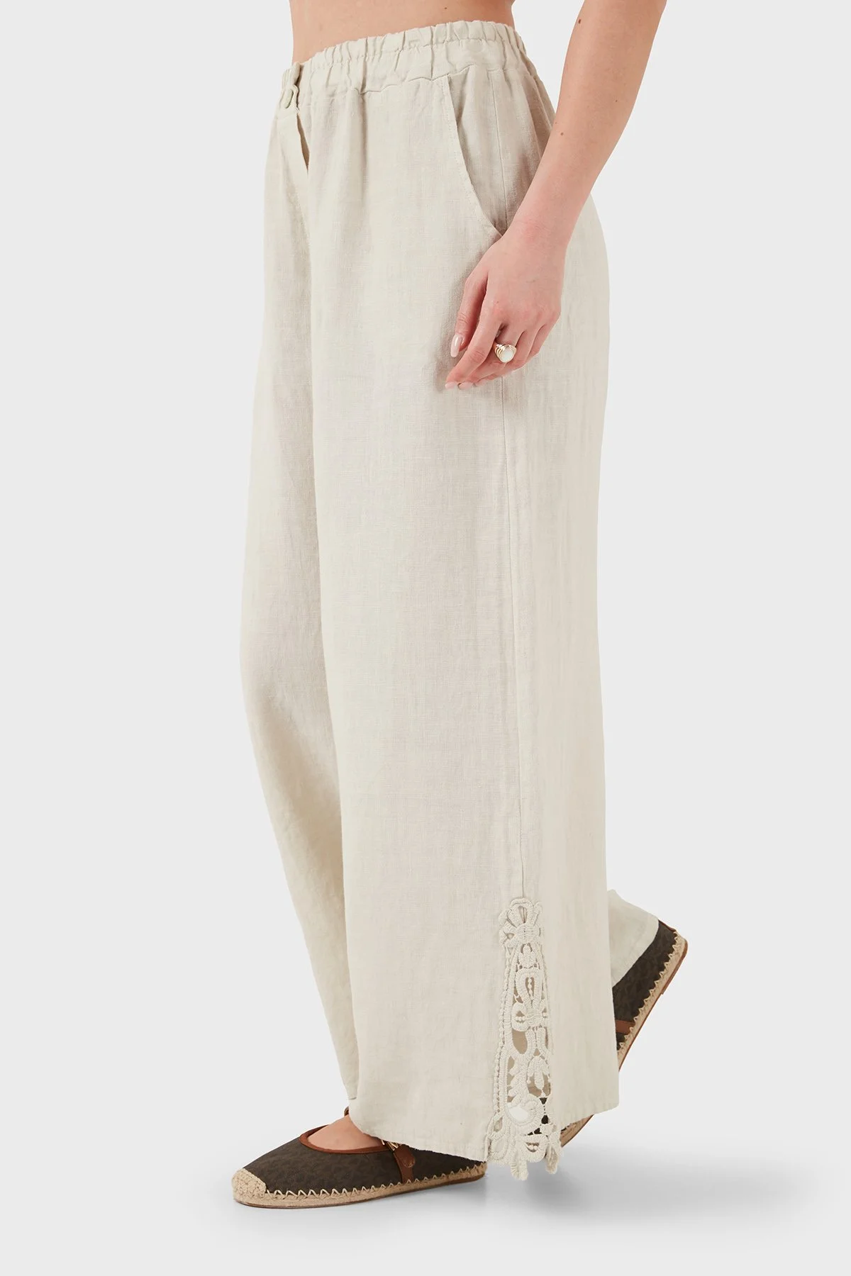 Via Dante Relaxed Fit Güpür Detaylı Bol Paça Keten Kadın Pantolon 699E10941 TAŞ - 6