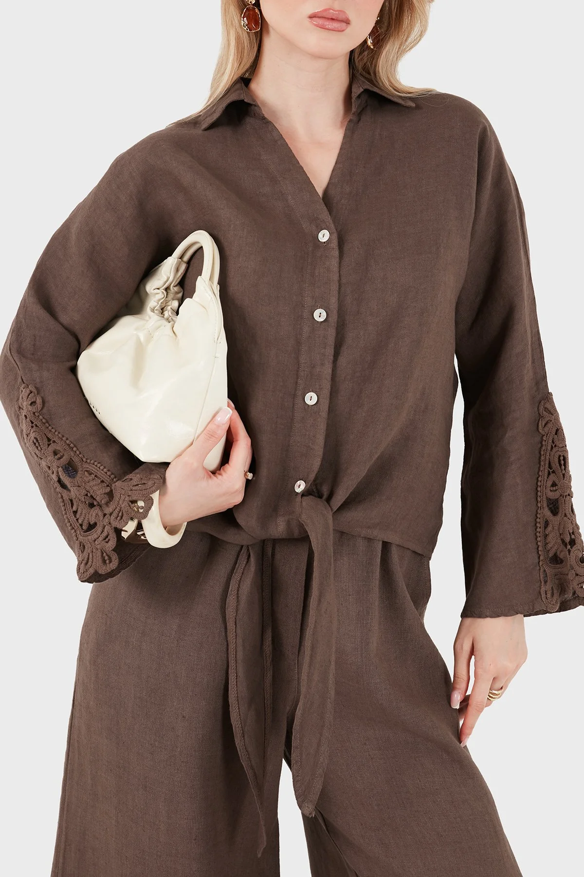 Via Dante Relaxed Fit Güpür Detaylı Uzun Kollu Keten Kadın Gömlek 699E31842 KAHVE - 1
