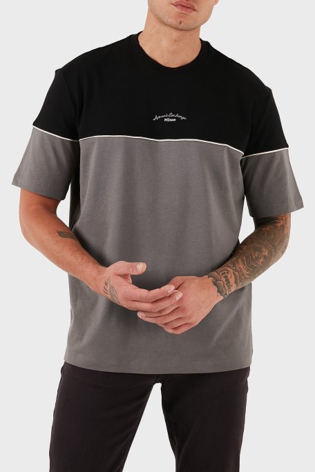 Armani Exchange % 100 Pamuk Regular Fit Bisiklet Yaka Renk Bloklu Erkek T Shirt XM001034 AF10362 MC225 SİYAH-KOYU GRİ - Armani Exchange