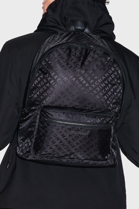 Armani Exchange Tamamı Logolu Ayarlanbilir Omuz Askılı Erkek Sırt Çantası XM001611 AF17208 UC001 SİYAH - Armani Exchange (1)