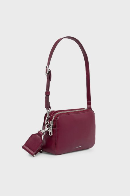 Calvin Klein Logolu Ayarlanabilir Askılı LV04F3165GZ1K Bayan Çanta LV04F3165G Z1K MOR - Calvin Klein (1)