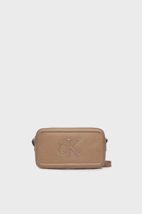 Calvin Klein Logolu Ayarlanabilir Askılı LV04F3220GVFU Bayan Çanta LV04F3220G VFU TOPRAK - Calvin Klein