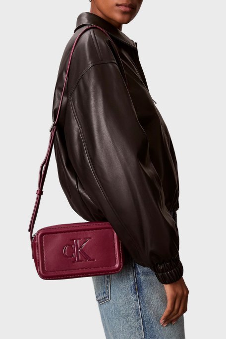 Calvin Klein Logolu Ayarlanabilir Askılı LV04F3220GZ1K Bayan Çanta LV04F3220G Z1K BORDO - Calvin Klein (1)