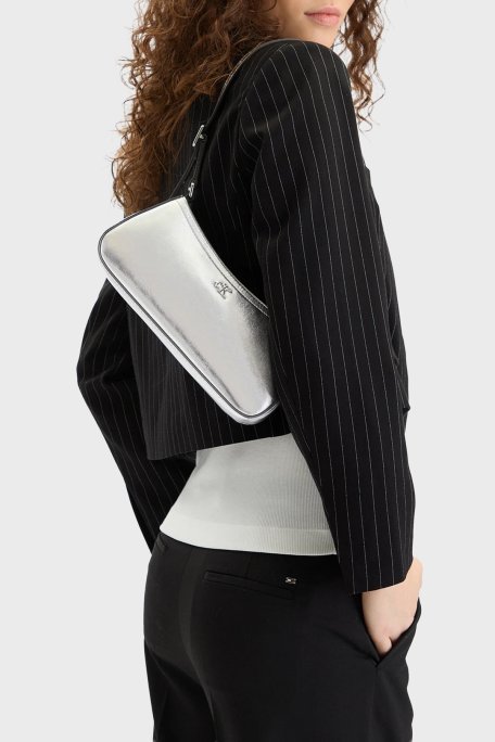 Calvin Klein Logolu Ayarlanabilir Askılı LV04F3304G3JH Bayan Çanta LV04F3304G 3JH GÜMÜŞ - Calvin Klein (1)