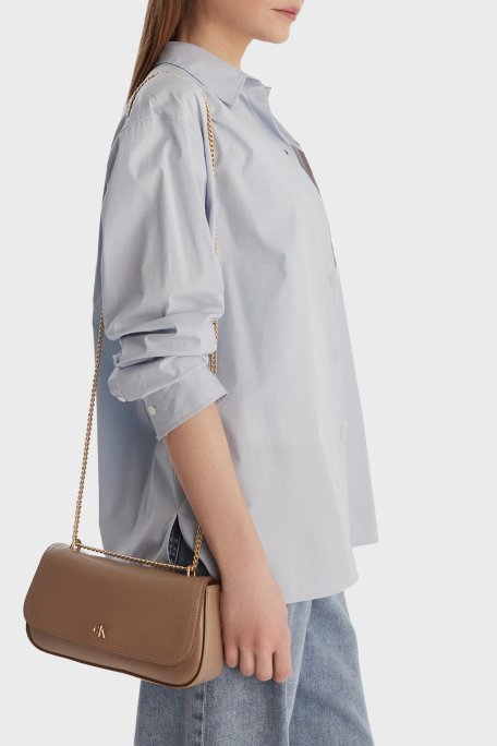 Calvin Klein Logolu Zincir Askılı LV04F3172GVFU Bayan Çanta LV04F3172G VFU TOPRAK - Calvin Klein (1)