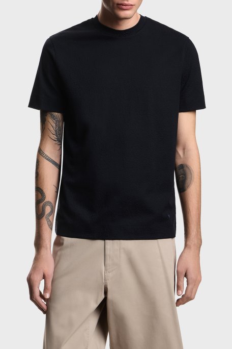 Emporio Armani İpek Karışımlı Jakarlı Regular Fit Bisiklet Yaka Erkek T Shirt EM004917 AF23458 FB452 LACİVERT - Emporio Armani