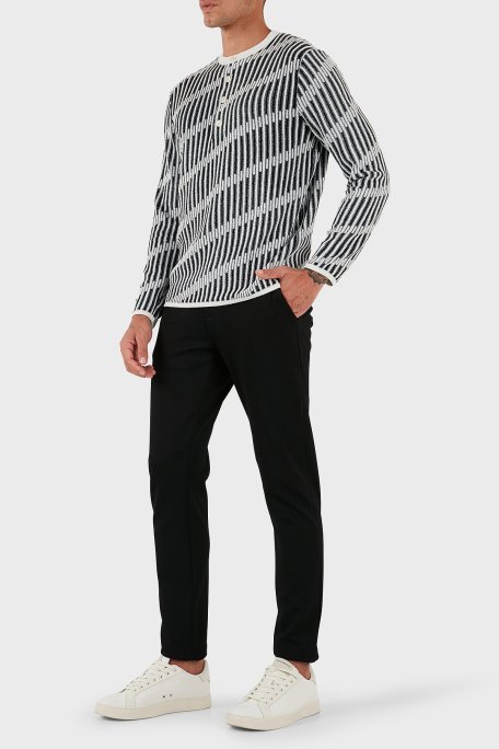 Emporio Armani Jakarlı Yün Karışımlı Regular Fit Sıfır Yaka Örme Erkek Kazak EM003517 AF19553 FC005 SİYAH-BEYAZ - Emporio Armani (1)