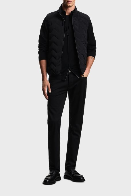 Emporio Armani Regular Fit Logolu Kapitoneli Dik Yaka Şişme Erkek Yelek EM004946 AF18499 UC001 SİYAH - Emporio Armani (1)